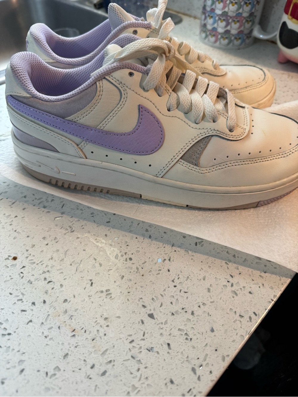 Women’s Lavender-Accent Leather Sneakers - Lightweight Casual Shoe